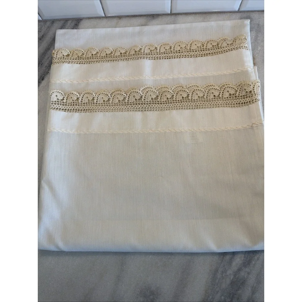 Set Of‎ 2 Pillow Covers Vtg Thomaston Crochet Lace Edge White Vintage 32